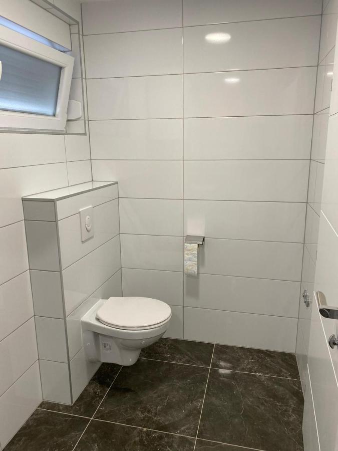 Apartmani Grgic On The Adress Branka Fucica 96 Malinska Bagian luar foto