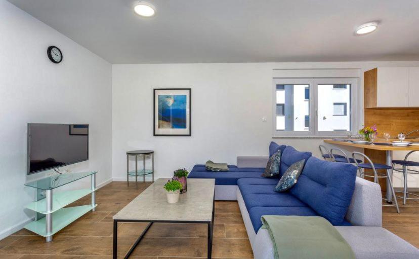 Apartmani Grgic On The Adress Branka Fucica 96 Malinska Bagian luar foto